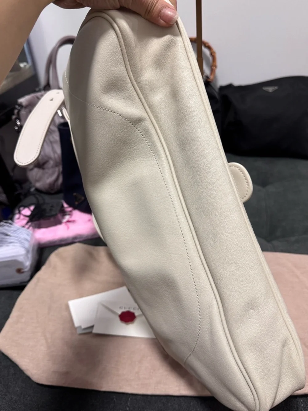 Gucci Cream Leather Shoulder Bag with Interlocking GG - Picture 6 of 10
